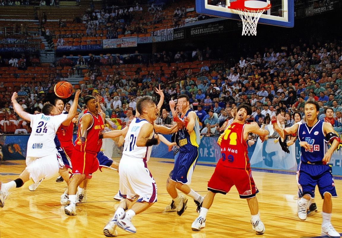 2002年中新男篮巅峰对决：篮球文化交流的浓墨重彩篇章(图1)